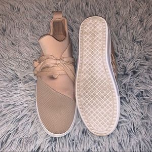 Beige / tan Steve Madden Sneaker